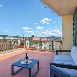 Apartment Penthouse With Big Terrace In Oltrarno, Florence